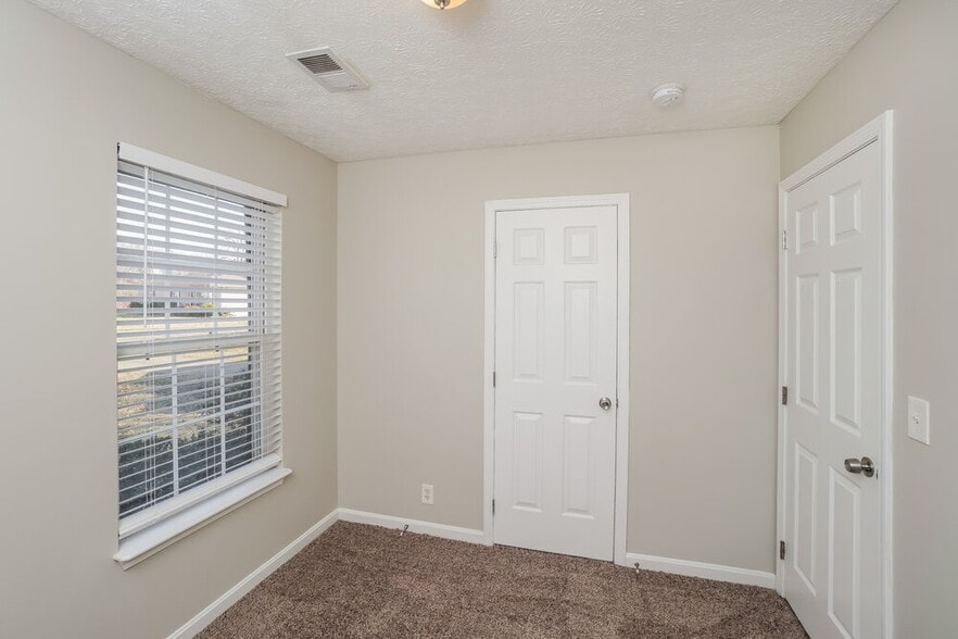 Building Photo - 5510 Littleridge Dr