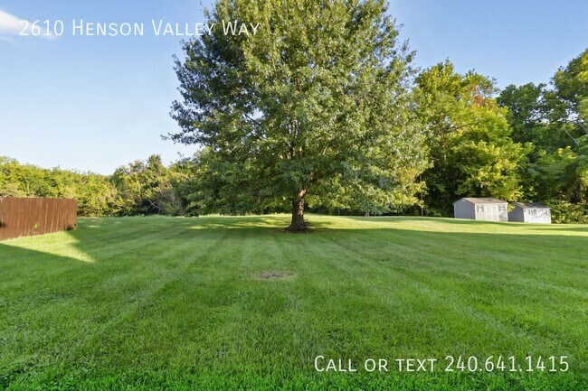 Building Photo - 2610 Henson Valley Way