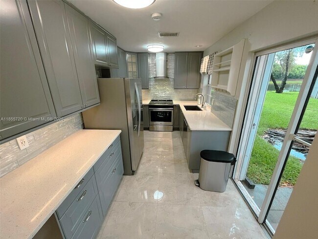 Building Photo - 1462 Springside Dr
