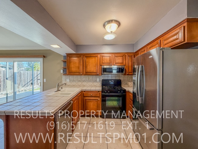 Building Photo - North Highlands 4 Bedroom Home