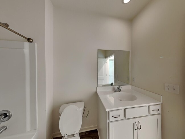 Building Photo - 39 Empire Ln