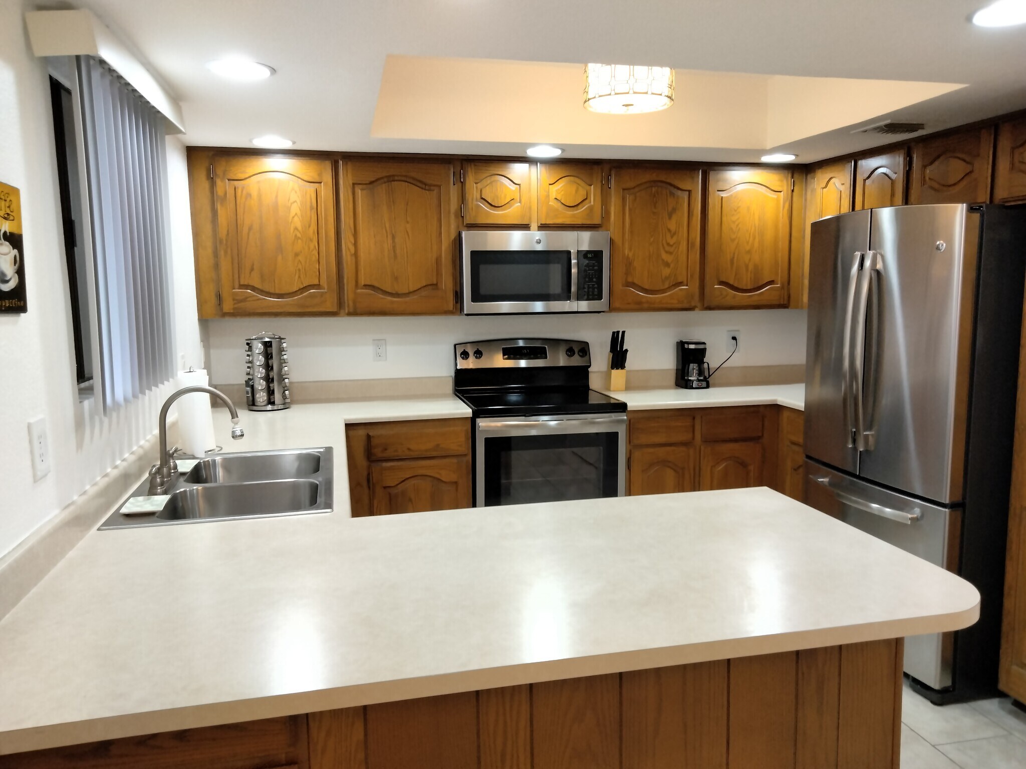 Building Photo - 4303 E Cactus Rd