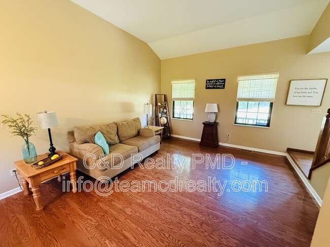 Building Photo - 8462 Glenbrook Dr