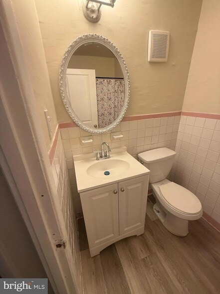 Building Photo - 1334 E Upsal St