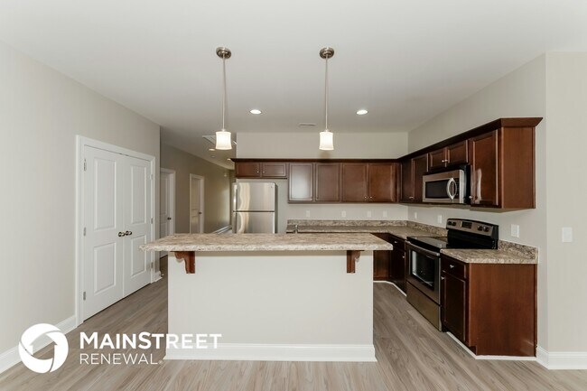 Building Photo - 3024 Honeysuckle Dr