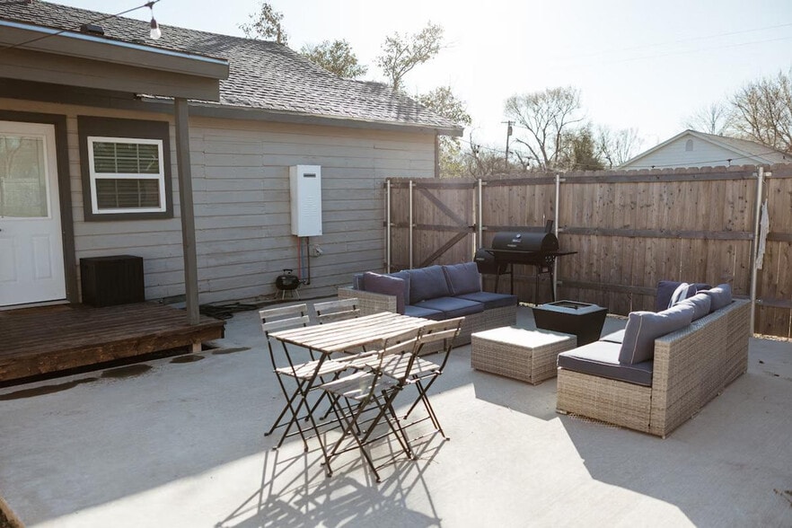 Building Photo - 3729-3727 N 24th St