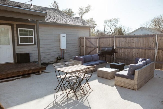 Building Photo - 3729-3727 N 24th St