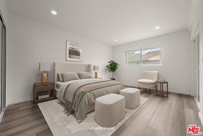 Building Photo - 423 Rexford Dr