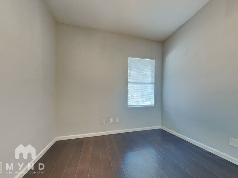 Building Photo - 1606 Ruthven St