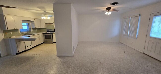 Building Photo - 1740 Elinor Pl