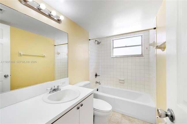 Building Photo - 1750 W 46th St