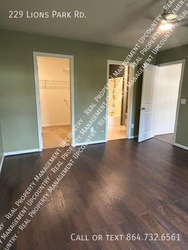 Building Photo - 229 Lions Park Rd