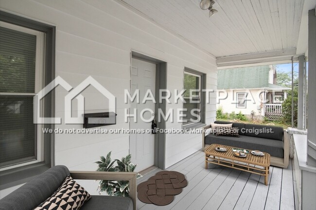 Building Photo - 1106 May St