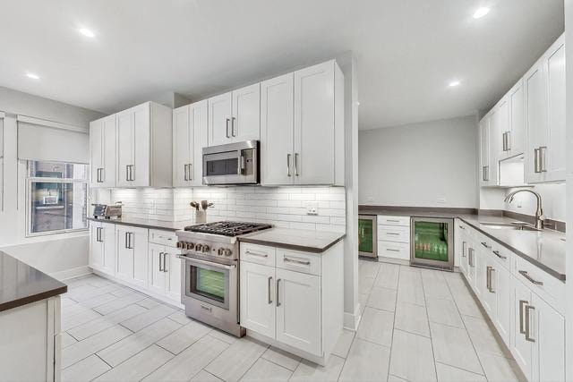 Building Photo - 3240 N Lake Shore Dr