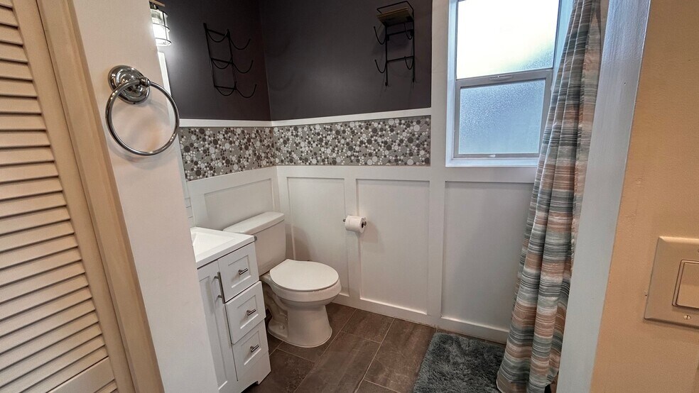 Building Photo - 1611 W 600 N