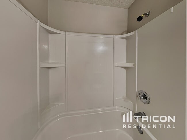 Building Photo - 15252 Bareback Dr