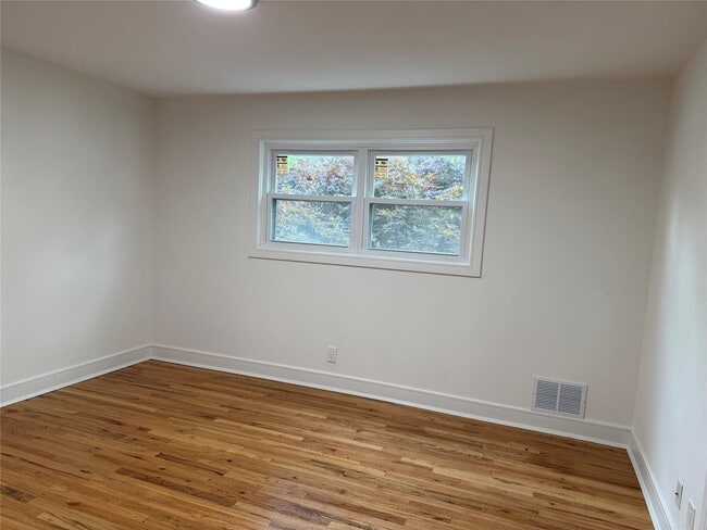 Building Photo - 251 Broadfield Rd