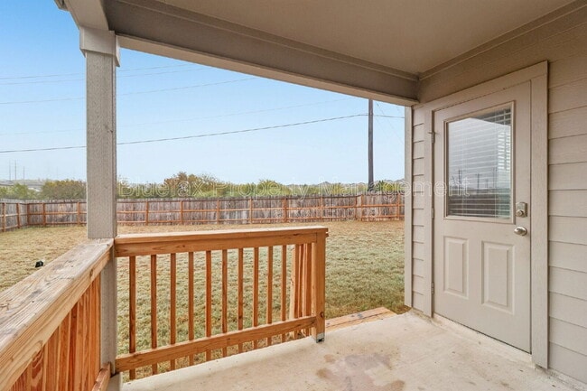 Building Photo - 11319 War Emblem