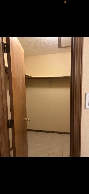 Building Photo - 800 Eastridge Dr NE