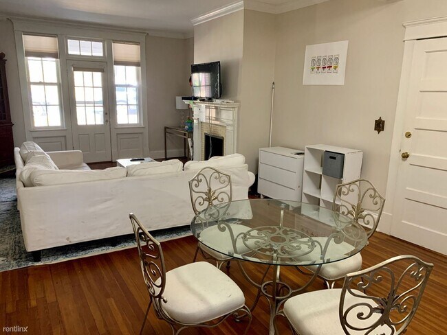 Building Photo - 3 br, 2 bath House - 39 University Circle #2