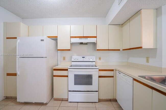 Building Photo - 9033 Wiles Rd