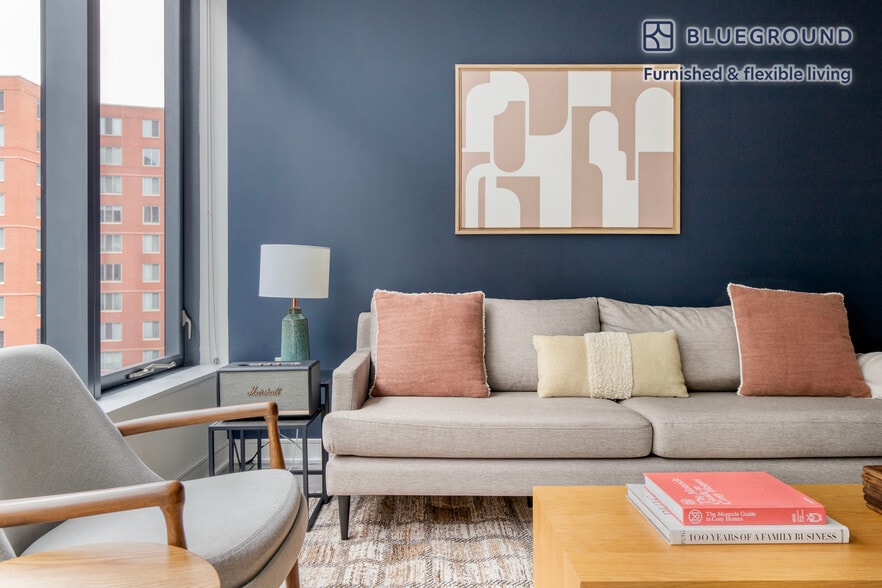 Building Photo - 949 1st St SE