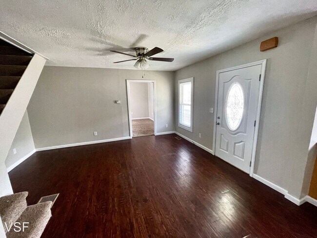 Building Photo - 3 br, 1 bath House - 328 Morehead St.