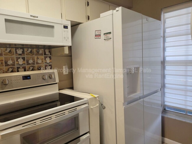 Building Photo - 4903 Myrtle Oak Dr