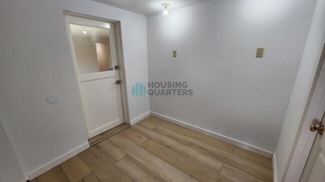 Building Photo - 2631 W Dell Dr