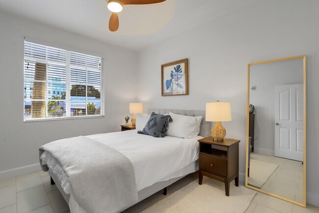 Building Photo - 250 NE 3rd Ave