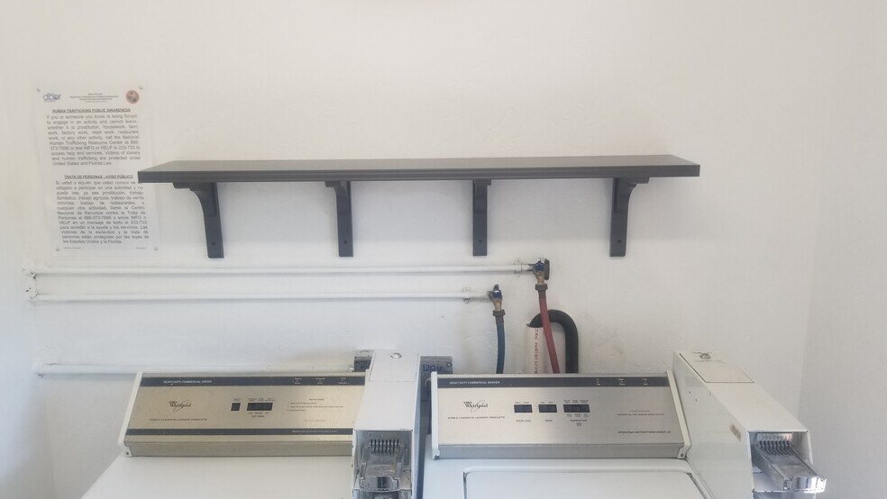 Building Photo - 1952 Madison St