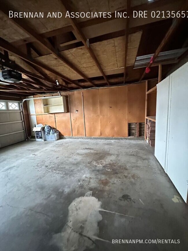 Building Photo - 8188 Santa Arminta Ave