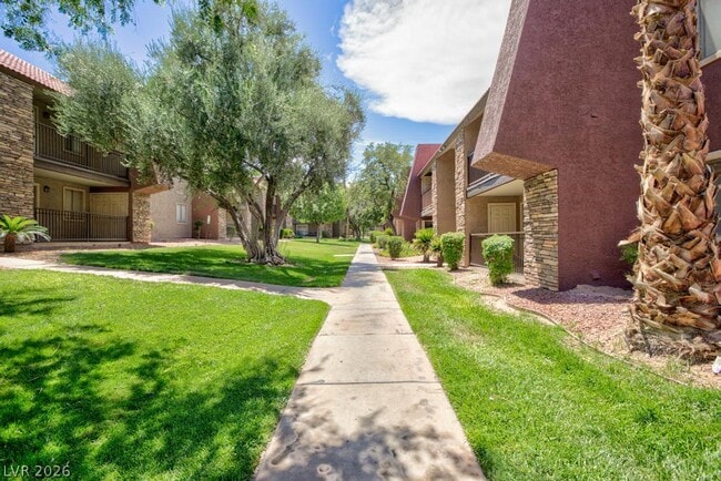 Building Photo - 5081 River Glen Dr