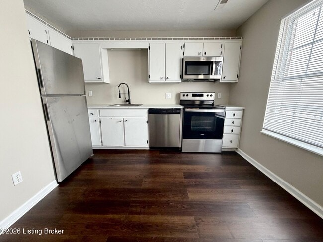 Building Photo - 430 Joy Ave