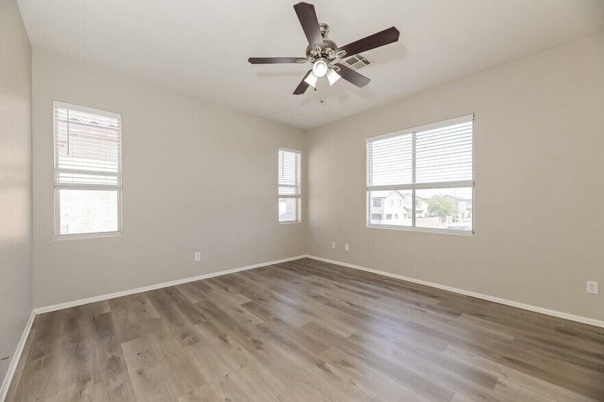 Building Photo - 671 Baffin Island Rd