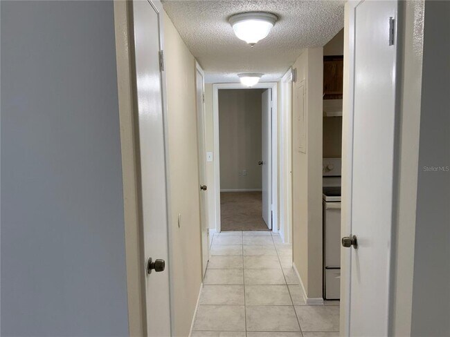 Building Photo - 14409 Hanging Moss Cir