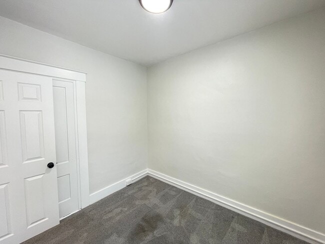 Building Photo - 73 6th St