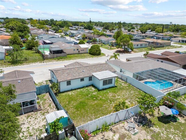 Building Photo - 8247 Saybrook Dr