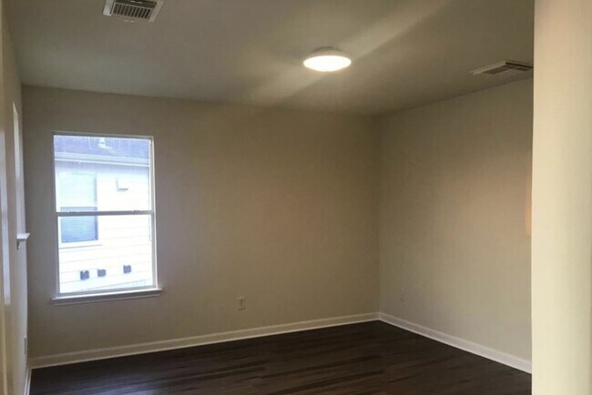 Building Photo - 15522 Miller House Ln