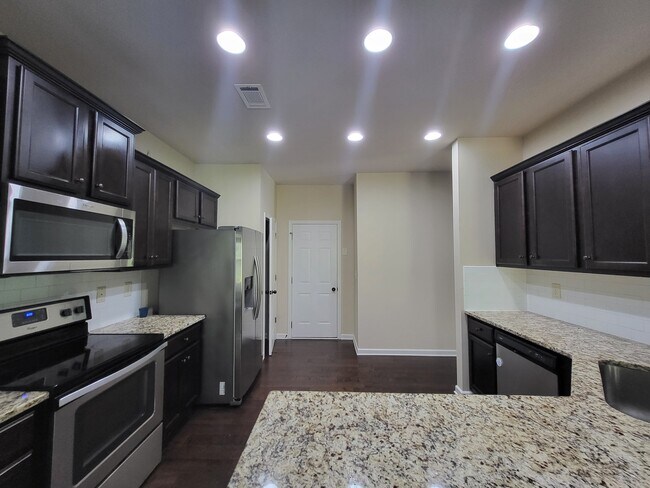 Building Photo - 5716 Westin Cir