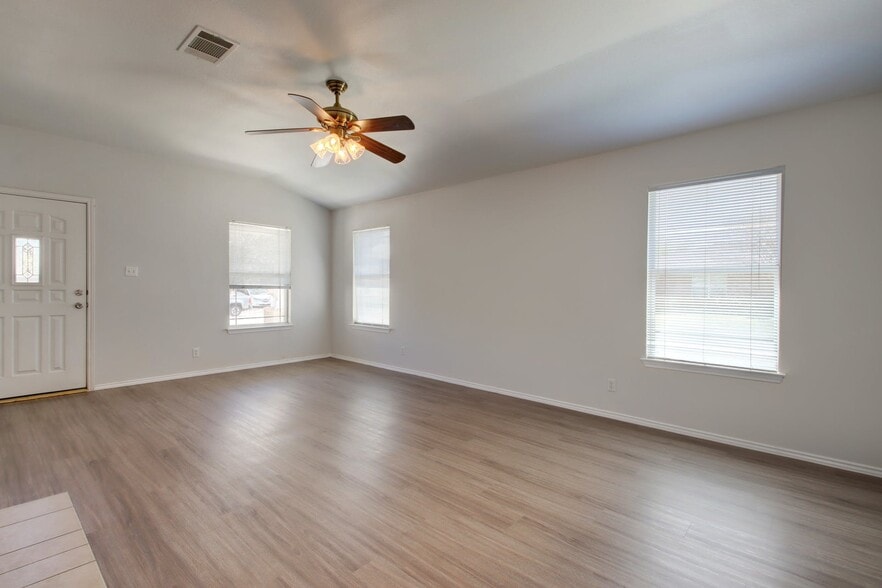 Building Photo - 218 Katy B Ln