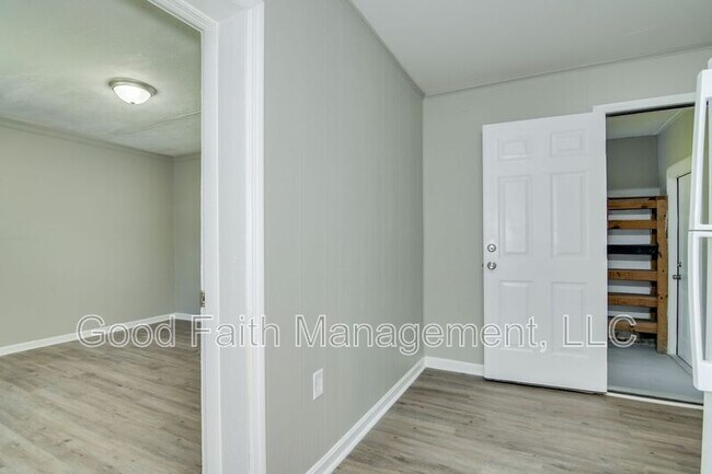 Building Photo - 2507 Elderberry Dr
