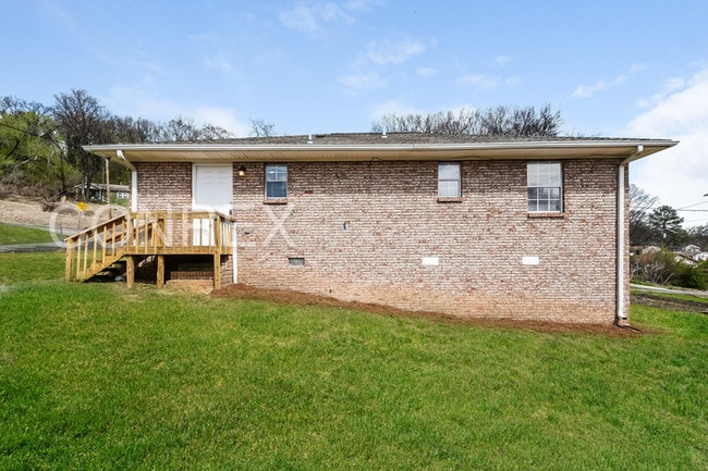 Building Photo - 2841 42nd Ave N