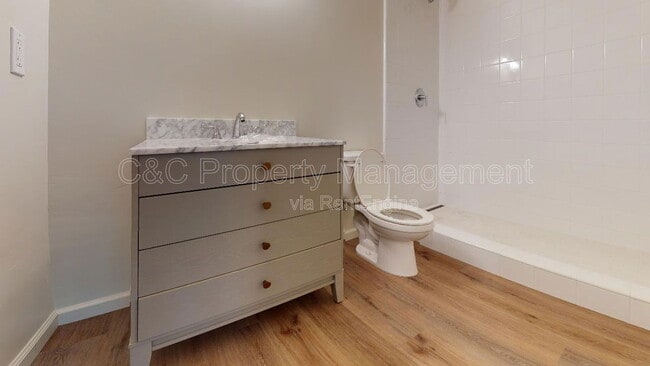 Building Photo - 950 Lighthouse Ave