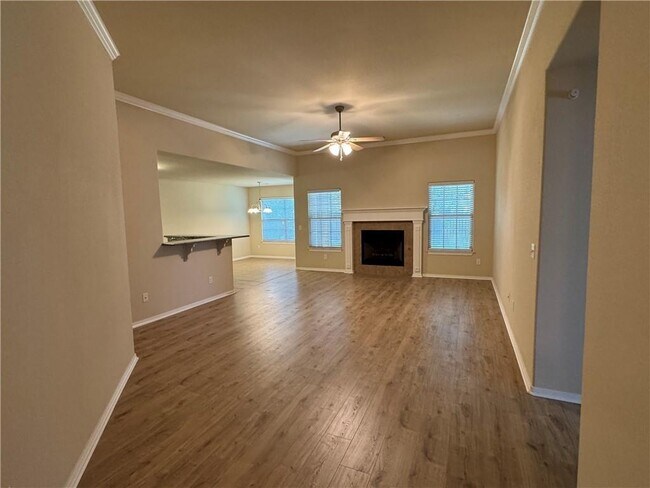 Building Photo - 298 James Dr