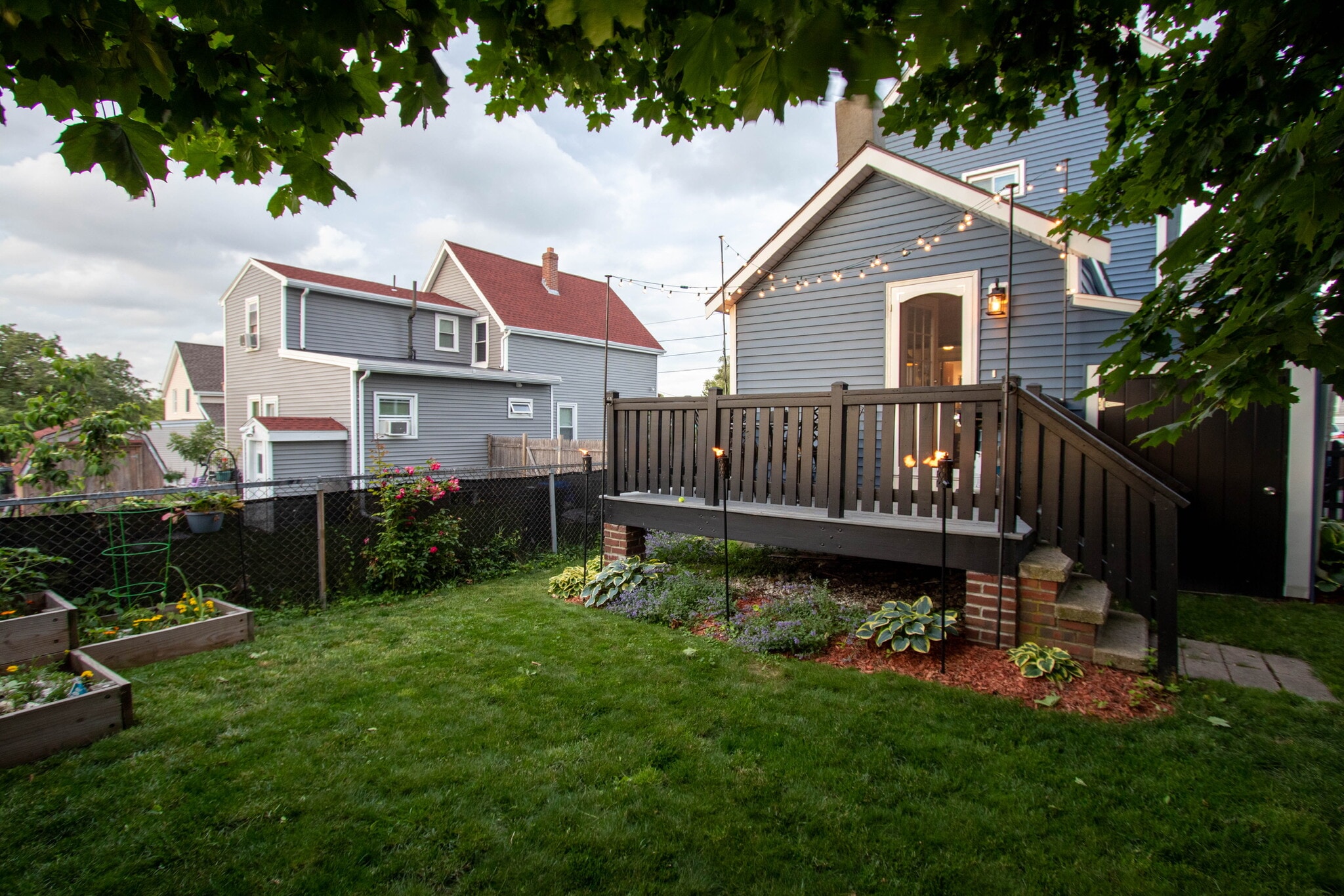Building Photo - 62 Thorndike St