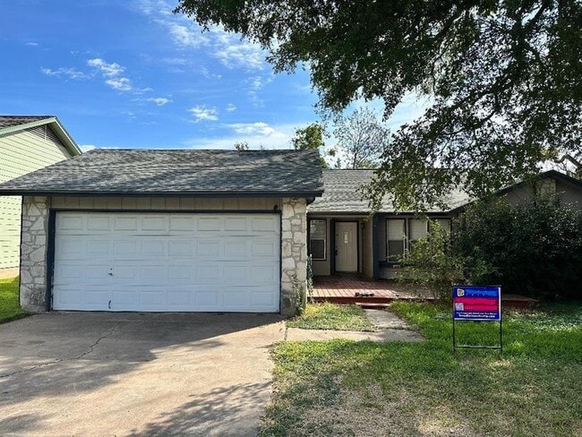 Primary Photo - 12005 Bobcat Trail