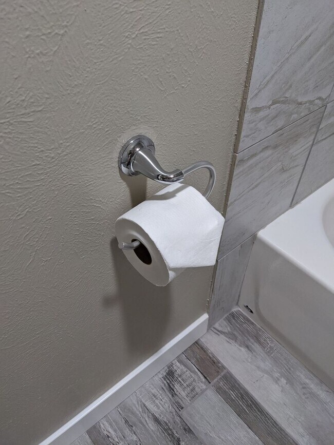 Building Photo - Mountain View 2 Bed 2 Bath 2 Balconies Top Floor Condo-Tons of Amenities