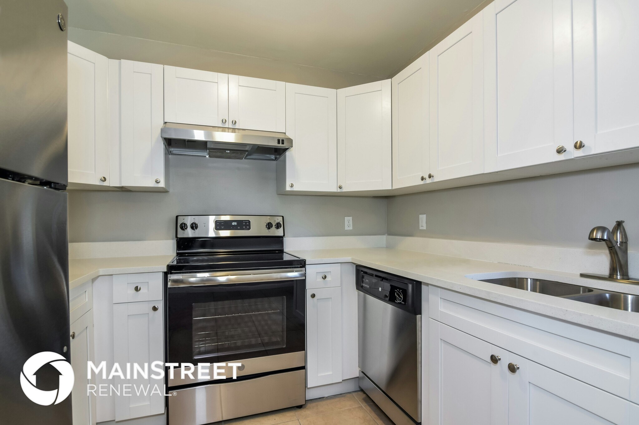 Building Photo - 4420 W Bay Ave