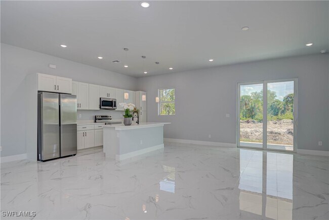 Building Photo - 3121 71st St W